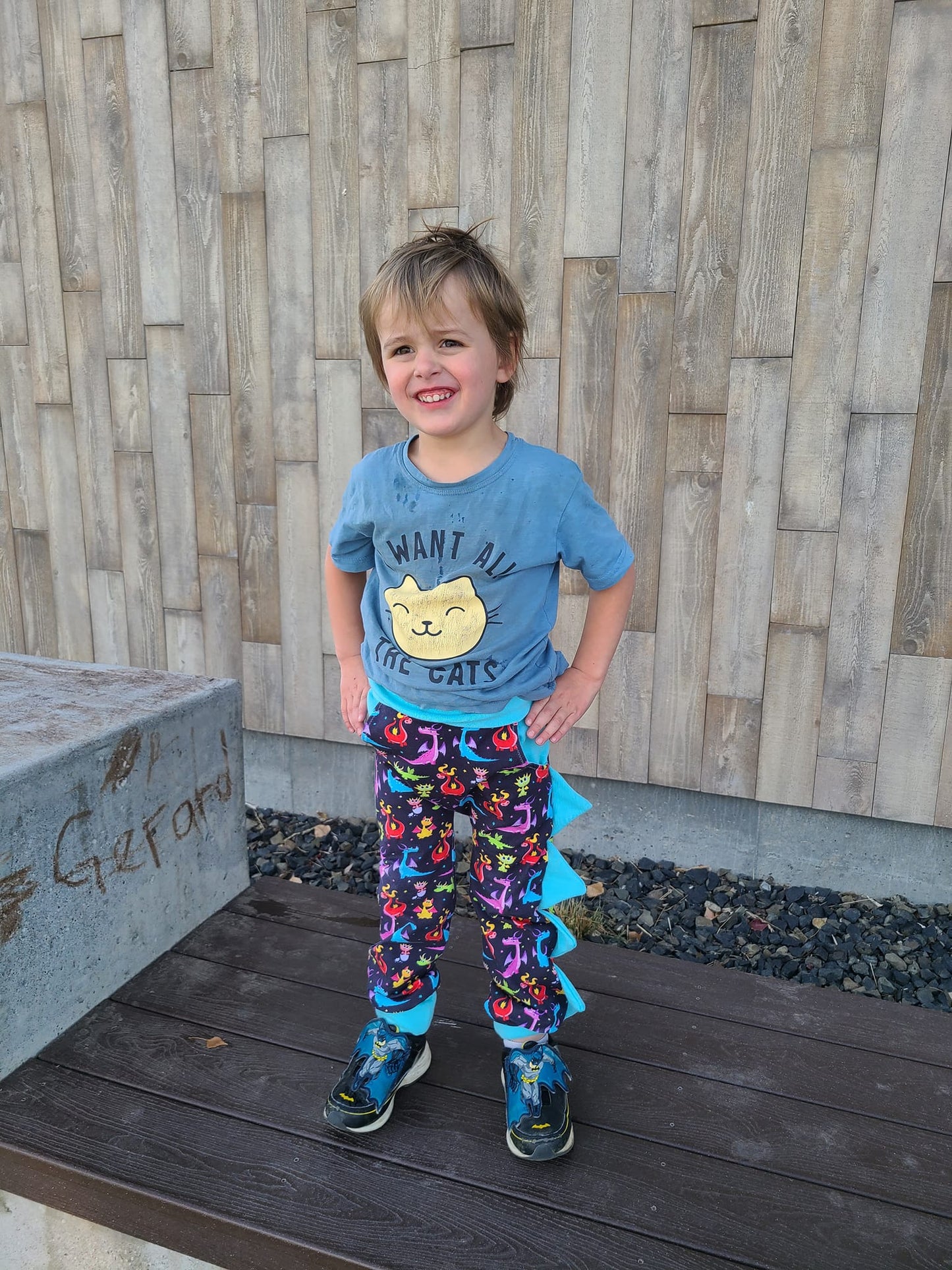 Grow with me pants Digital Sewing Pattern - PDF print and projector