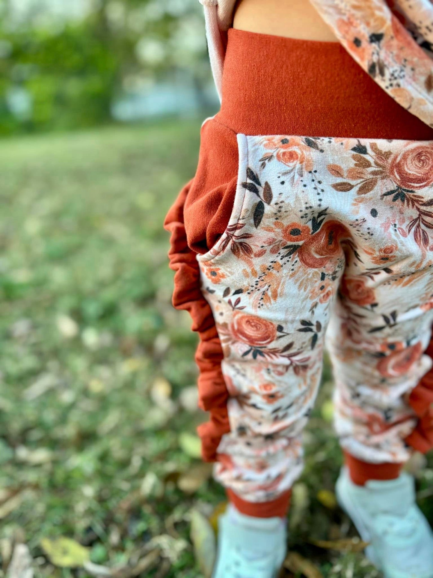 Grow with me pants Digital Sewing Pattern - PDF print and projector