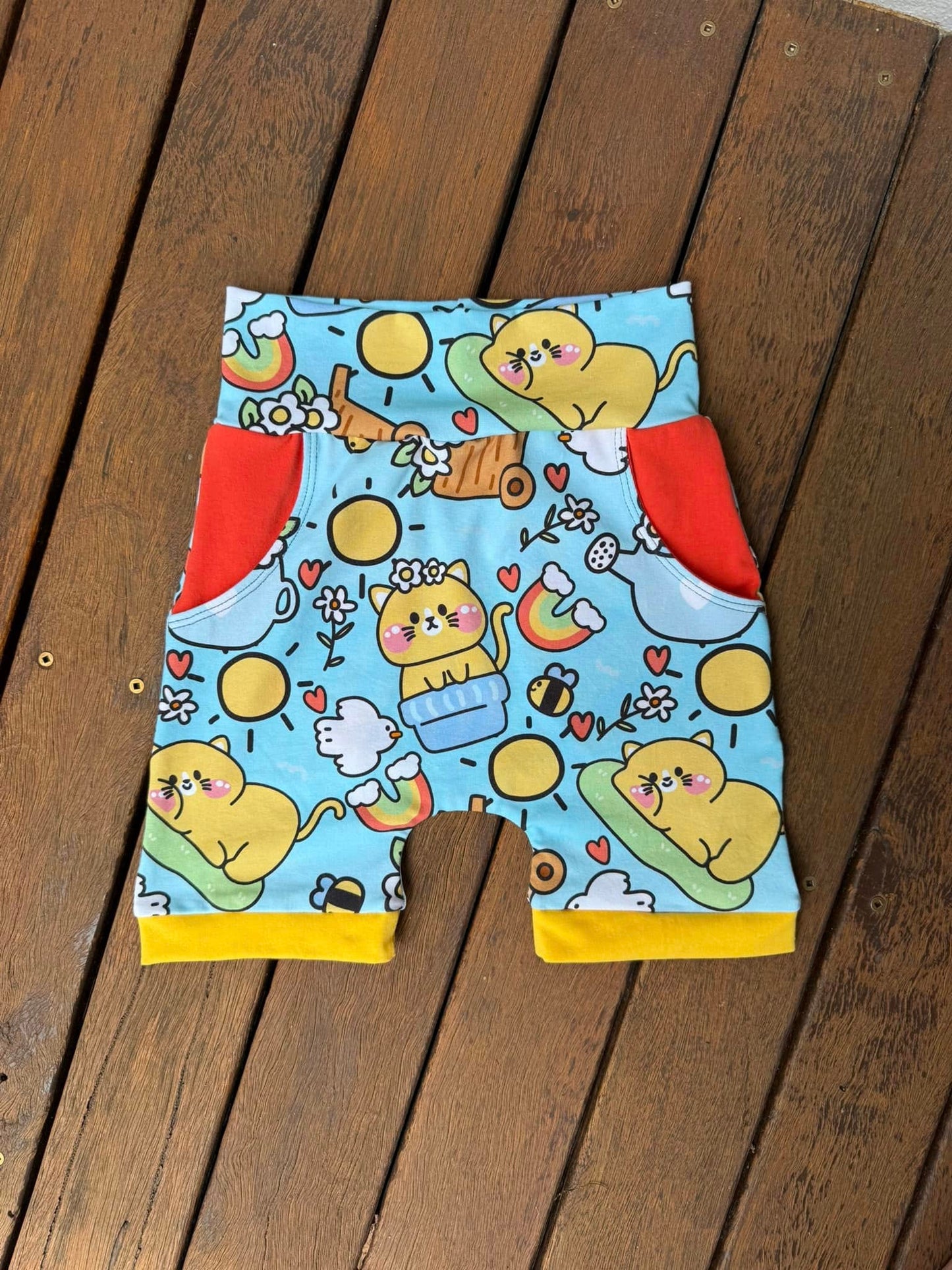 Grow with me pants Digital Sewing Pattern - PDF print and projector