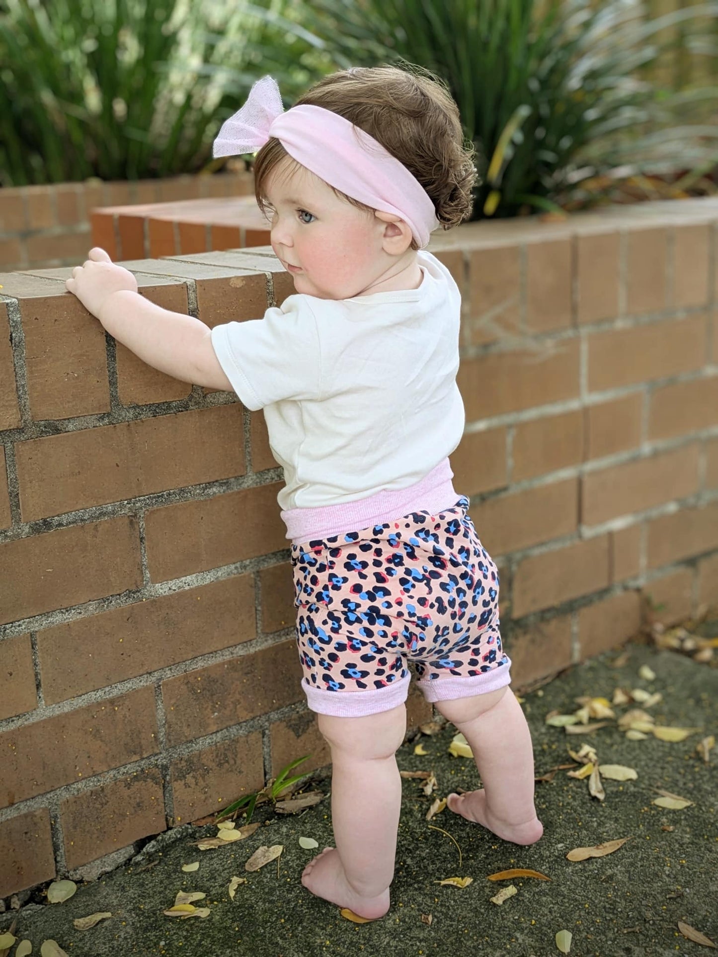 Grow with me pants Digital Sewing Pattern - PDF print and projector