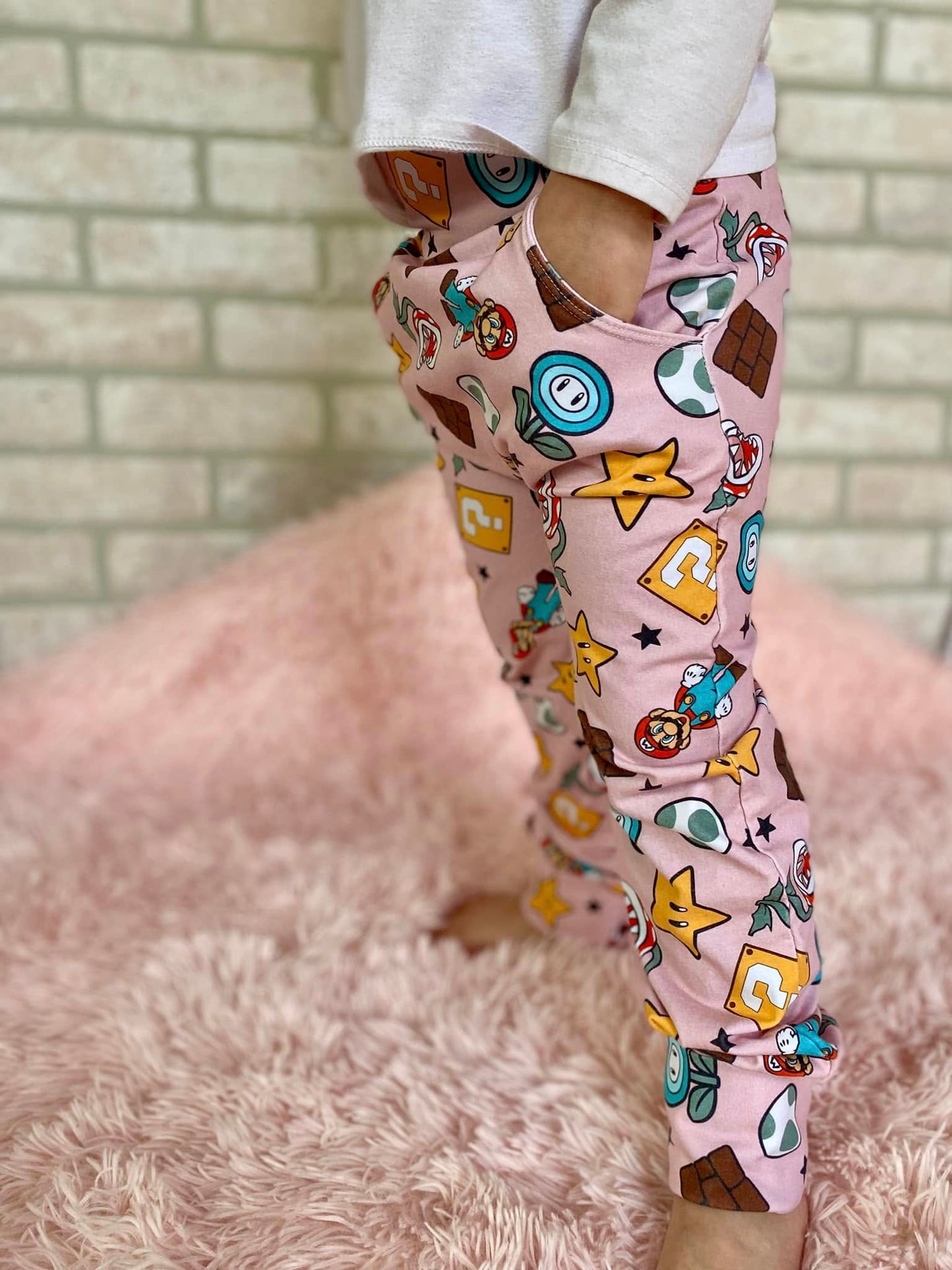 Grow with me pants Digital Sewing Pattern - PDF print and projector